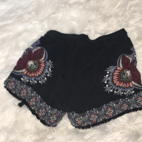 Cute Aeropostale shorts - Picture 2 of 2